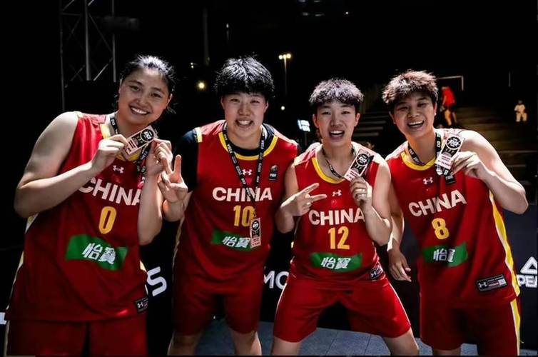 三人女篮中国队