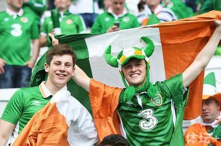 爱尔兰球迷感动欧洲杯