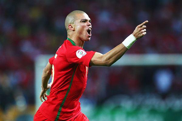 葡萄牙足协:佩佩手臂骨折的相关图片